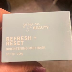 Glow on 5TH Refresh + Reset Brightening Mud Mask. Bundle and save